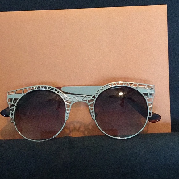 Fashion Sunglasses Accessories - 😎NWOT Just Way Too Trendy “ Cat Style Frame” Sunglasses Closet Must Have 😎